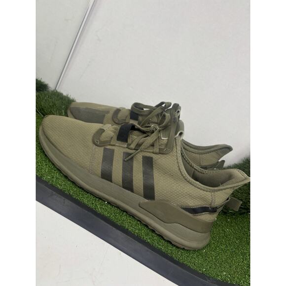 adidas Other - EUC Mens ADIDAS Boost Running Shoes Sz 12 W/The 3 Stripes Olive Green #675001